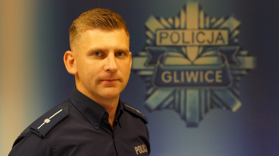 Policjant dzielnicowy mł. asp. Adam Dudka, który właczył się do ścigania złodziei