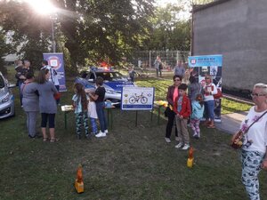 Policjanci na festynie osiedlowym
