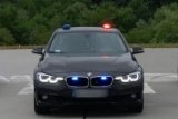 Policyjny niezoanakowany radiowóz marki BMW