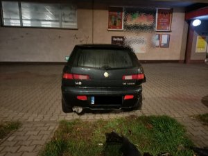 Rozbity prawy tył samochodu marki Alfa Romeo