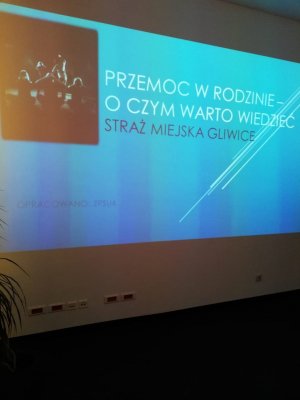 Slajd z napisem - przemoc w rodzinie o czym warto wiedzieć? Straż Miejska