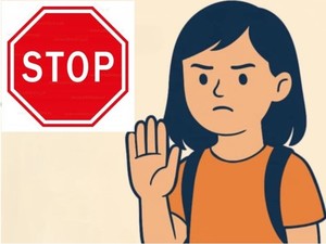 Awatar-dziewczynka z plecakiem, obok znajduje się znak STOP