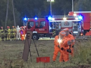 Specjalistyczne jednostki chemiczne podczas neutralizacji ładunku.