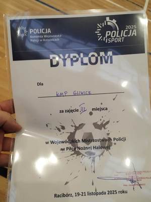 Dyplom za zajęcie 3 miejsca w piłce halowej dla drużyny KMP w Gliwicach.