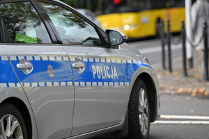 Na zdjęciu oznakowany radiowóz policyjny
