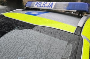 Dach radiowozu policyjnego.