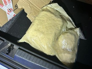 Ujawnione podczas kontroli narkotyki w bagażniku