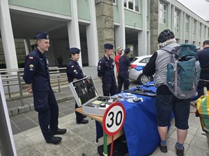 Stoisko Policji gliwickiej podczas Dnia Bezpieczeństwa Politechniki Śląskiej