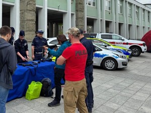 Stoisko Policji gliwickiej podczas Dnia Bezpieczeństwa Politechniki Śląskiej