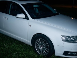 Na zdjęciu pojazd biorący udział w ucieczce przed policjantami